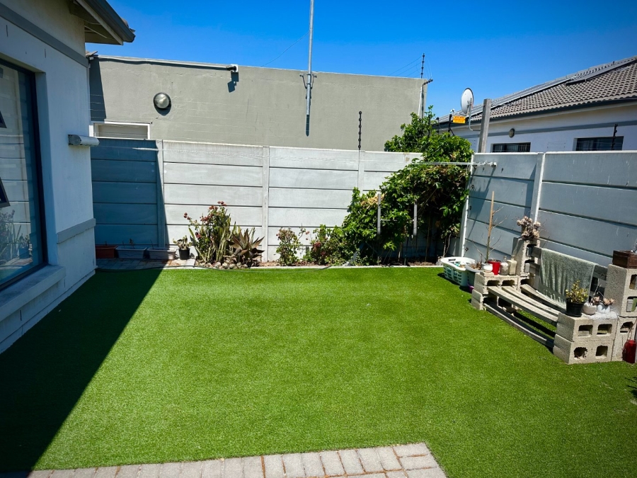 3 Bedroom Property for Sale in Table View Western Cape